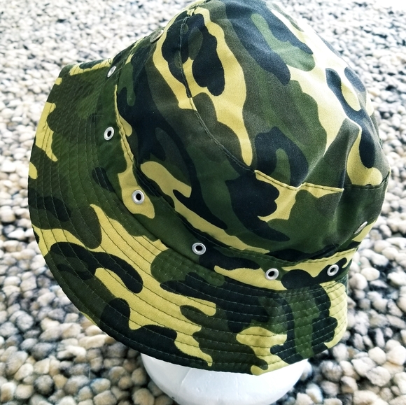 Camo Print Bucket Hat - Picture 2 of 4